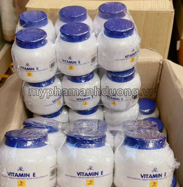 Kem Vitamin E dưỡng ẩm trắng da